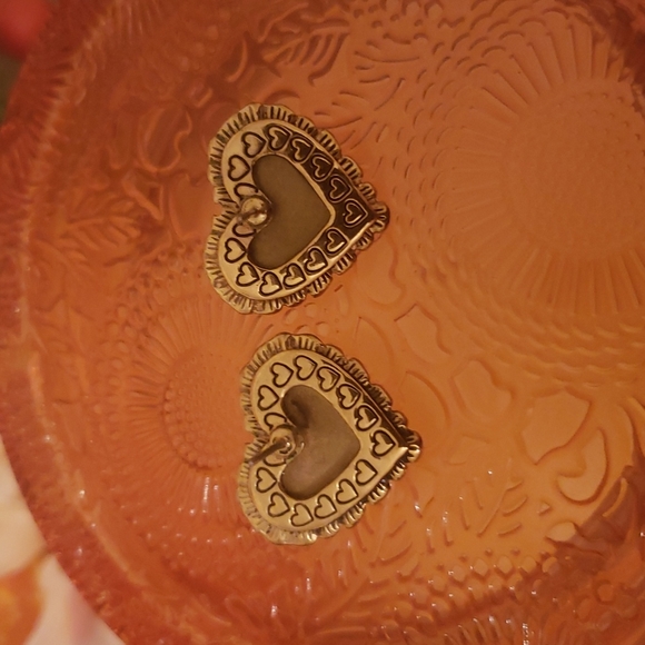 Heart-Shaped Leopard Print Earrings - Picture 4 of 4